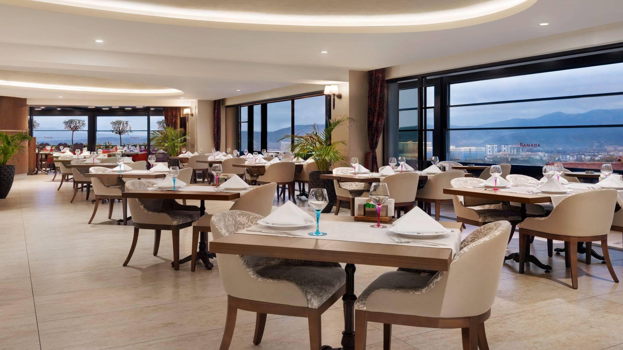 Ramada By Wyndham Isparta Exterior foto